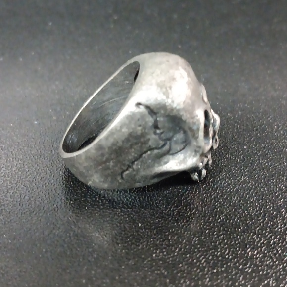 Skull Ring (New) - Picture 3 of 4
